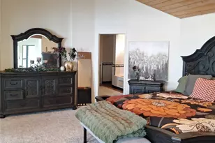 21425 Sawpit Canyon Rd, Cedarpines Park, CA 92322 - Photo 26