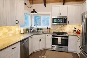 27334 Pinewood Dr, Lake Arrowhead, CA 92352 - Photo 4