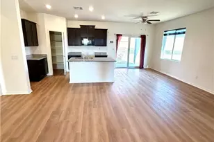 15895 Marigold Ct, Victorville, CA 92394 - Photo 6