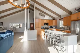 43911 Yosemite Dr, Big Bear Lake, CA 92315 - Photo 14