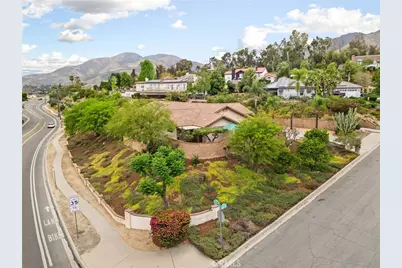 6850 Amber, Highland, CA 92346 - Photo 28