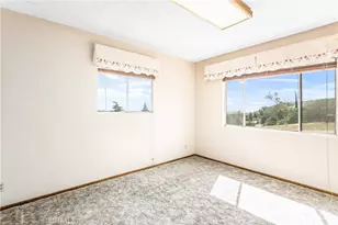 10207 Juniper Ave, Yucaipa, CA 92399 - Photo 38