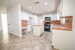 19530 Chinotto Ln, Riverside, CA 92508 - Photo 10