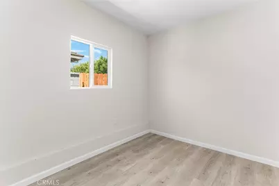 247 E Grant Street, Rialto, CA 92376 - Photo 32