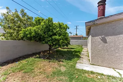 247 E Grant Street, Rialto, CA 92376 - Photo 32