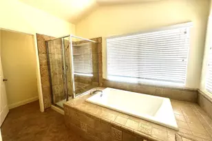 12433 Kokomo Cir, Victorville, CA 92392 - Photo 14