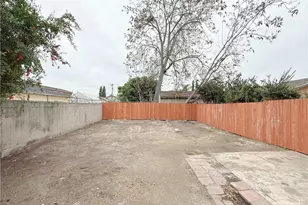 1643 E 115th St, Los Angeles, CA 90059 - Photo 24