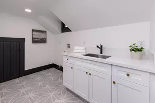 2274 W 21st St, Los Angeles, CA 90018 - Photo 26