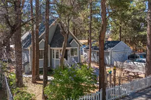 364 Leonard, Sugarloaf, CA 92386 - Photo 2