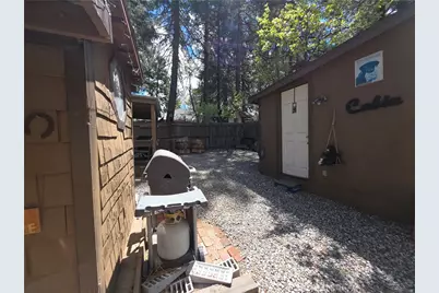 2606 Whispering Pines Way, Running Springs, CA 92382 - Photo 18