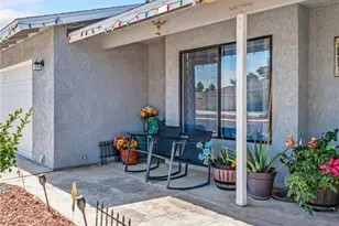 15880 Elcona Pl, Victorville, CA 92395 - Photo 12