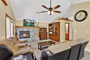 315 Fairway Dr, Lake Arrowhead, CA 92352 - Photo 4