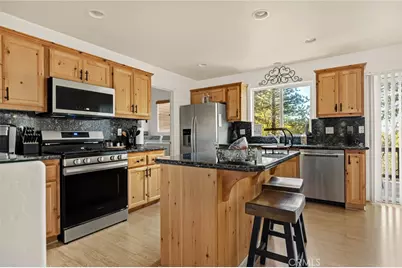 30701 Knoll View, Running Springs, CA 92382 - Photo 8