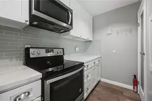 16713 Viewpoint Ln, Huntington Beach, CA 92647 - Photo 12