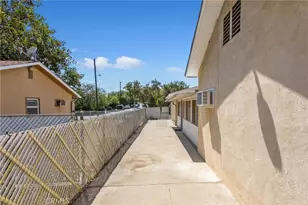 10721 Claremont Ave, Bloomington, CA 92316 - Photo 40