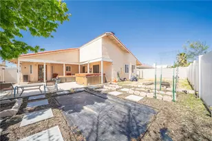 18270 Lakeview Dr, Victorville, CA 92395 - Photo 34