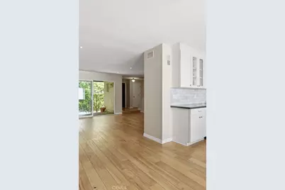 7802 Via Tortona, Burbank, CA 91504 - Photo 14