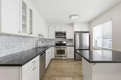 7802 Via Tortona, Burbank, CA 91504 - Photo 18