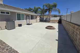 34487 Glenwood, Yucaipa, CA 92399 - Photo 4