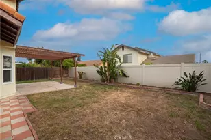 17243 Mariana St, Fontana, CA 92336 - Photo 4