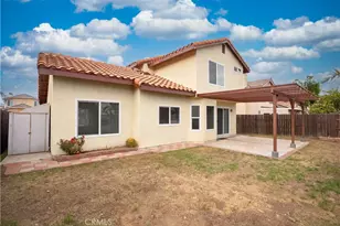 17243 Mariana St, Fontana, CA 92336 - Photo 2