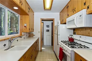691 Cottage Grove Rd, Lake Arrowhead, CA 92352 - Photo 16