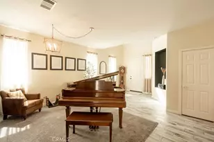 31302 Gatehouse Ct, Murrieta, CA 92563 - Photo 8