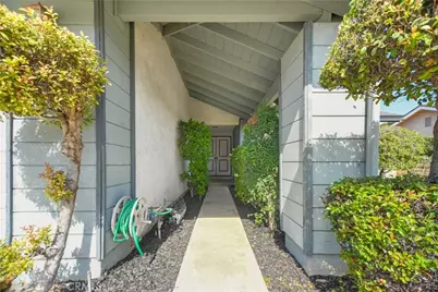 2046 W Ontario, Corona, CA 92882 - Photo 2