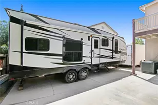 14571 Hummingbird, Victorville, CA 92394 - Photo 36