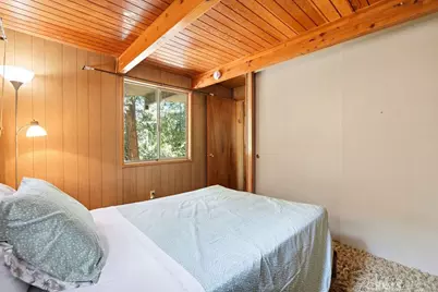 997 Berne, Crestline, CA 92325 - Photo 8