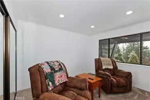 26603 Hillcrest Ln, Lake Arrowhead, CA 92352 - Photo 32