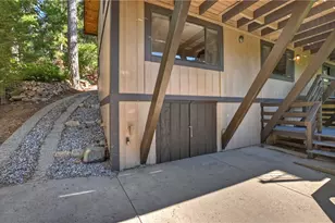 26603 Hillcrest Ln, Lake Arrowhead, CA 92352 - Photo 38