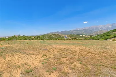 39510 Eastview Court, Yucaipa, CA 92399 - Photo 4