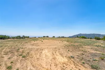 39537 Eastview Court, Yucaipa, CA 92399 - Photo 4