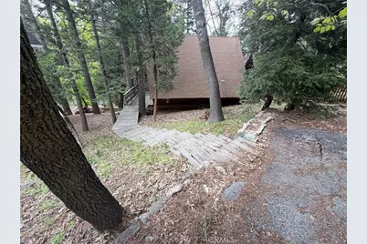 679 Pinnacle, Lake Arrowhead, CA 92352 - Photo 2