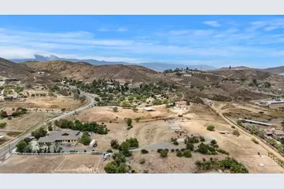 16420 Rocky Glen Road, Perris, CA 92570 - Photo 68