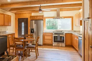 39961 Lakeview Dr, Big Bear Lake, CA 92315 - Photo 10