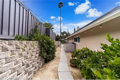 1317 S Center St, Redlands, CA 92373 - Photo 30