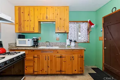 1118 Clubview Avenue, Big Bear Lake, CA 92315 - Photo 12