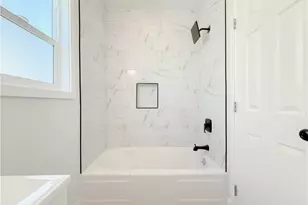 220 W 98th St, Los Angeles, CA 90003 - Photo 16