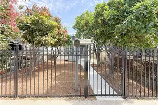 10346 Kalmia St, Los Angeles, CA 90002 - Photo 2