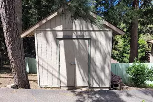 22726 Ponderosa Dr, Crestline, CA 92325 - Photo 16