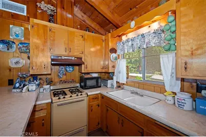 695 Arth Drive, Crestline, CA 92325 - Photo 22