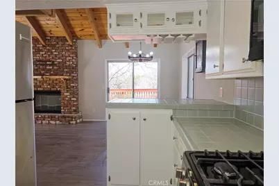 32964 Spruce Drive, Green Valley Lake, CA 92341 - Photo 10