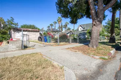 3893 Pine Street, Riverside, CA 92501 - Photo 34