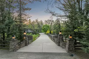 32310 Hummingbird Ct, Running Springs, CA 92382 - Photo 2
