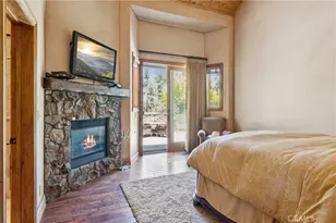 32310 Hummingbird Ct, Running Springs, CA 92382 - Photo 16