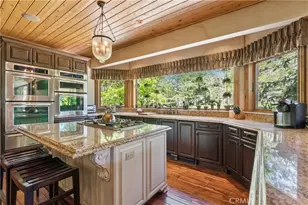 32310 Hummingbird Ct, Running Springs, CA 92382 - Photo 14