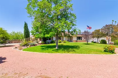 13346 Rimview Court, Yucaipa, CA 92399 - Photo 4