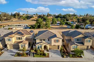 34269 Crk Vw Ln, Yucaipa, CA 92399 - Photo 36